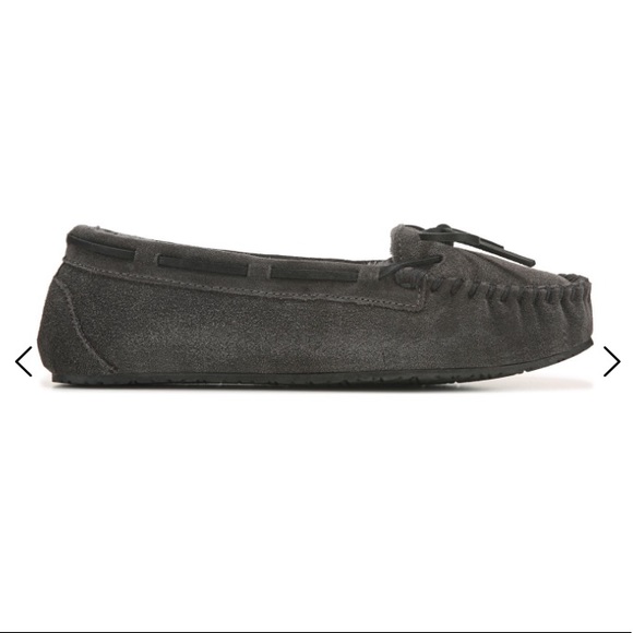NIB Minnetonka Women’s Charcoal Britt Trapper Moccasin Slippers - Picture 2 of 5
